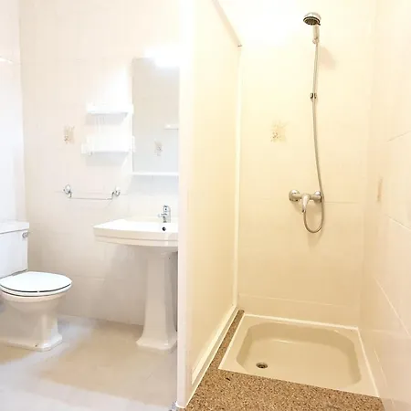 Villa Spacieuse Pour Familles Avec Piscine Privee A - Pt-1-6 *